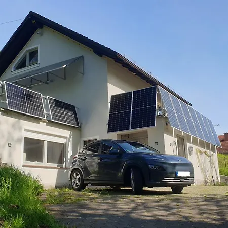 Luessishausen Im Luesserttal Mit 140M2 Und Glasfaser-Dsl Feriehus Feilbingert